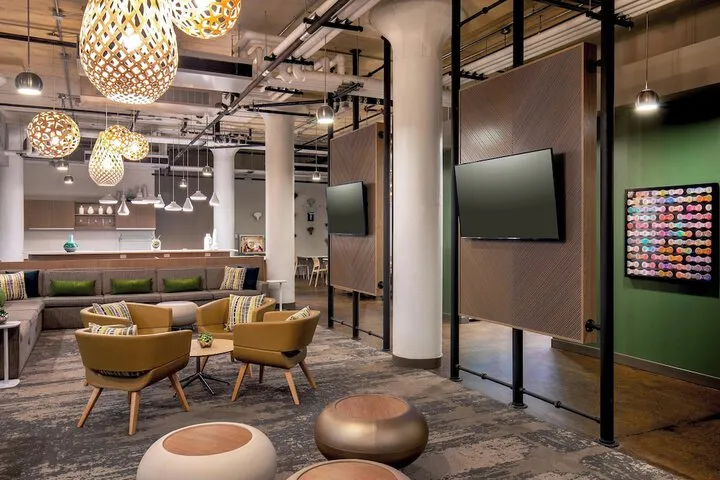 Lobby lounge