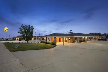 Super 8 by Wyndham Henryetta
