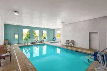 Super 8 by Wyndham Roseburg