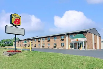 Super 8 by Wyndham Kenmore / Buffalo/Niagara Falls Area