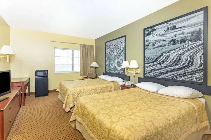 Room 4 of 15