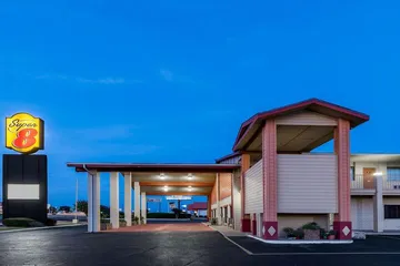 Super 8 by Wyndham Waco / Mall area TX