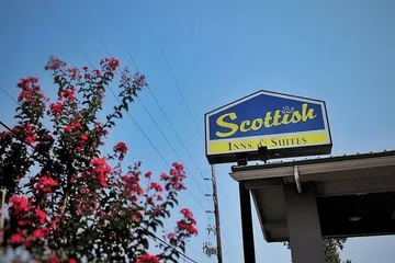 Scottish Inns & Suites Shenandoah Woodlands Mall