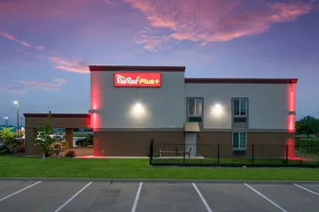 Red Roof Inn PLUS+ Fort Worth - Burleson