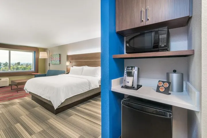 Room 4 of 54