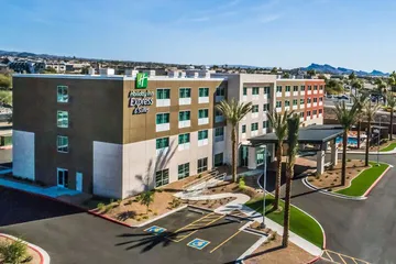 Holiday Inn Express & Suites Lake Havasu - London Bridge by IHG