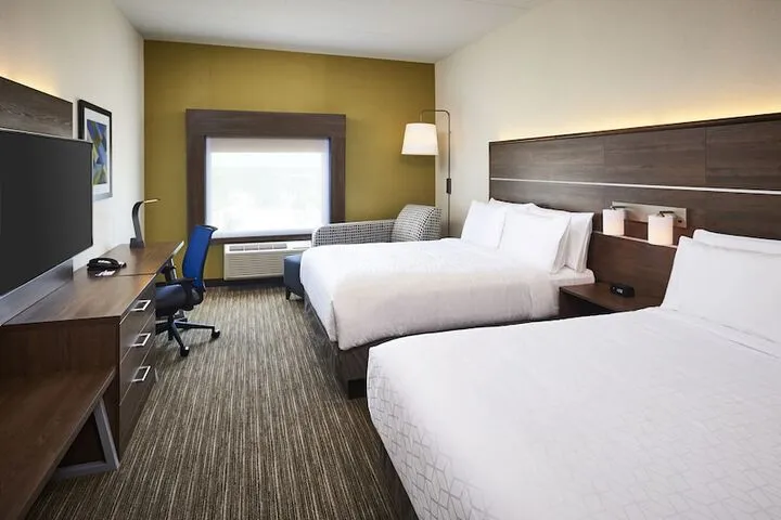 Room 4 of 43
