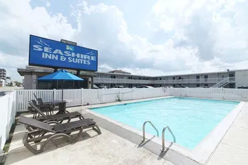 Seashire Inn & Suites
