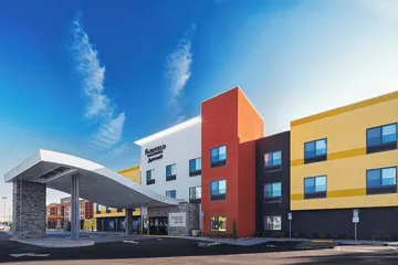 Fairfield Inn & Suite by Marriott Fresno Yosemite Intl Airport