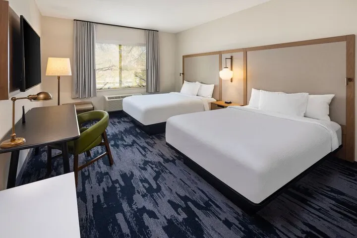 Room 4 of 18