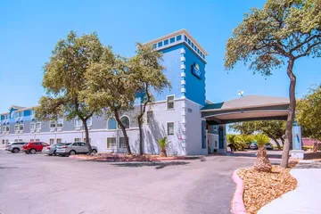 Days Inn by Wyndham Suites San Antonio North / Stone Oak