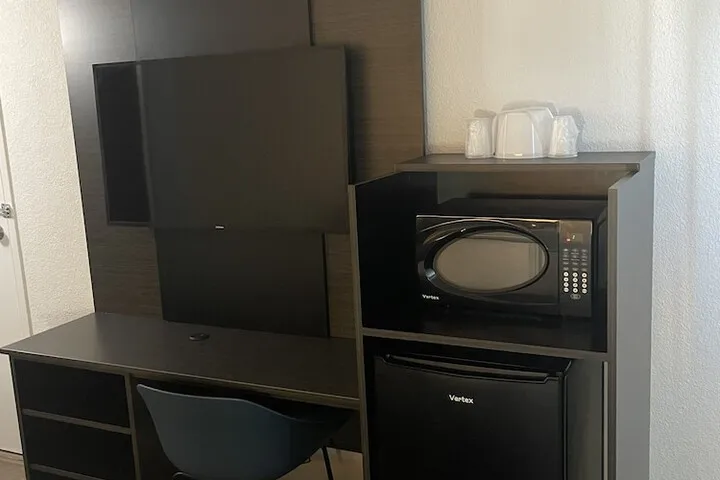 Room 5 of 61