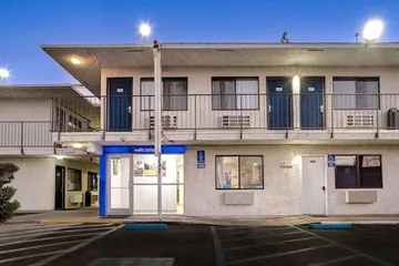 Motel 6 Bakersfield CA - South