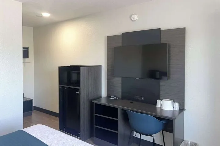 Room 5 of 27