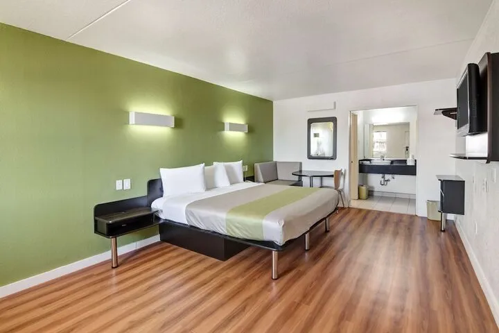 Room 5 of 30