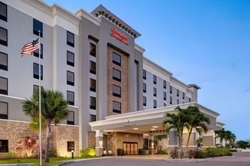 Hampton Inn & Suites Tampa Northwest / Oldsmar