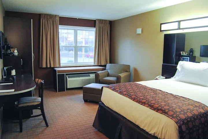 Room 4 of 16