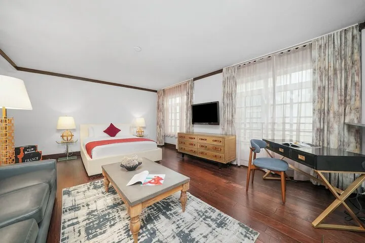 Room 5 of 40