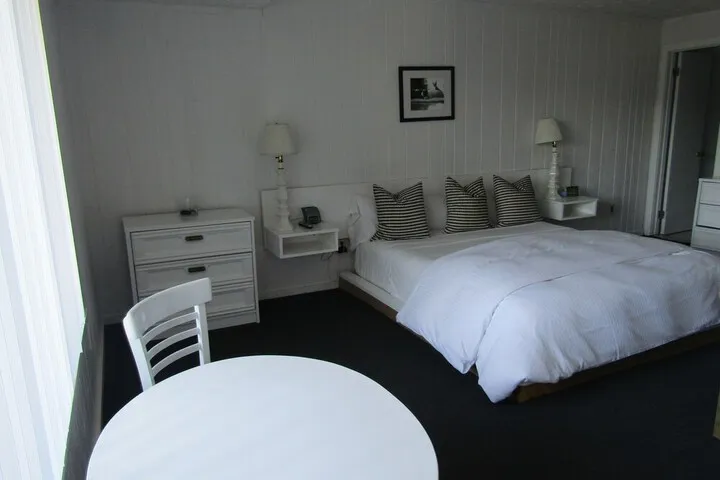 Room 3 of 26
