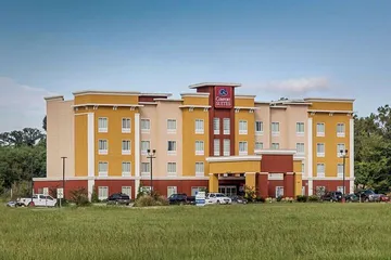 Comfort Suites near Tanger Outlet Mall