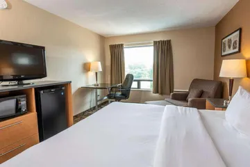Clarion Pointe