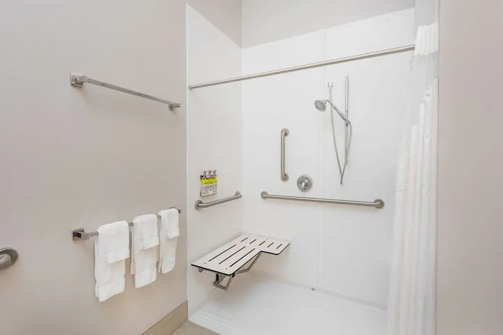 Room 2 of 47