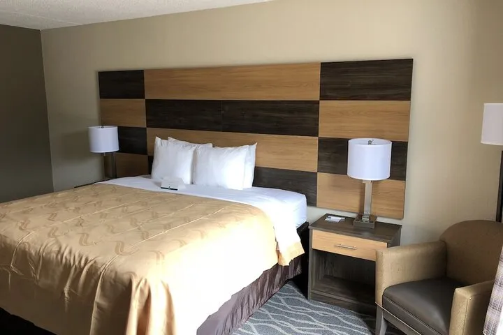 Room 5 of 34