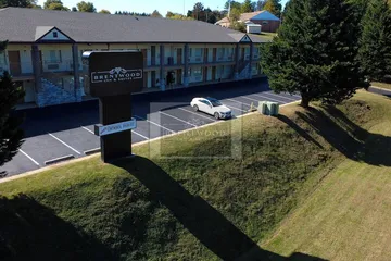 Brentwood Inn & Suites