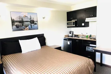 Happy Day Inn