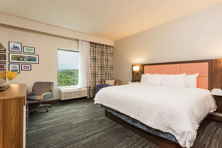 Room 5 of 32