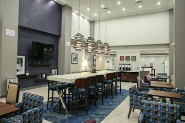 Hampton Inn & Suites Mount Laurel / Moorestown