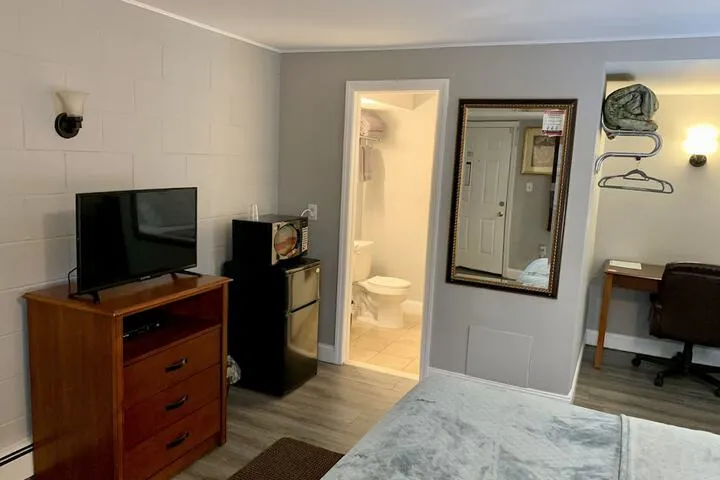 Room 5 of 38
