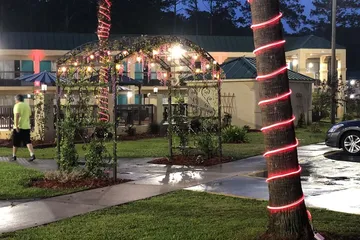 Econo Lodge Inn & Suites Hardeeville I-95
