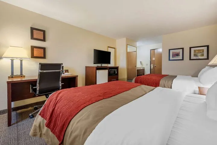 Room 4 of 40