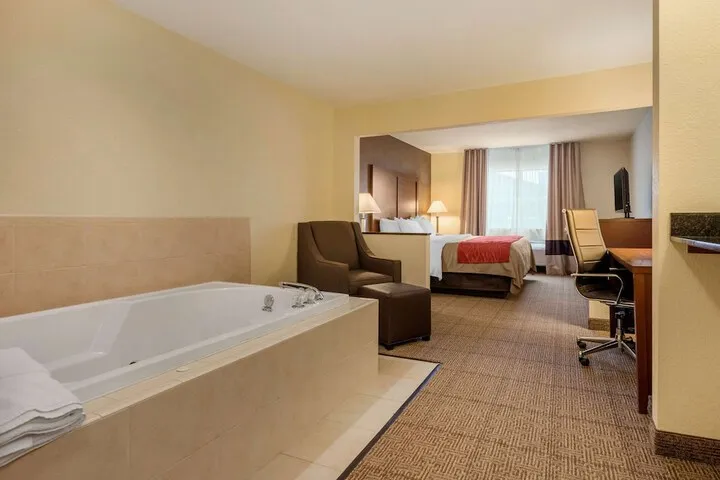 Room 2 of 40