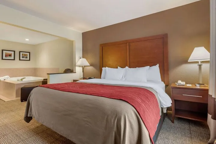 Room 3 of 40