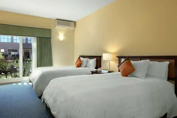 Room 4 of 23