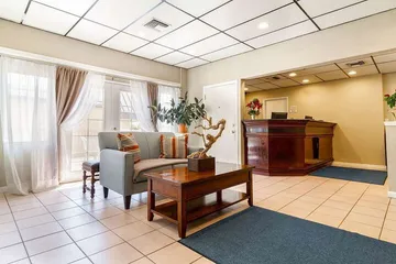 Auburn House Hotel
