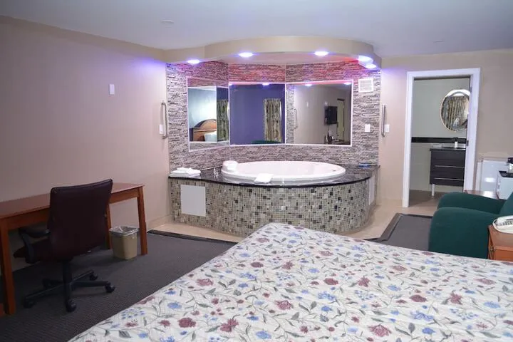Room 4 of 27
