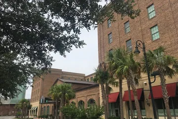 Embassy Suites by Hilton Savannah Historic District