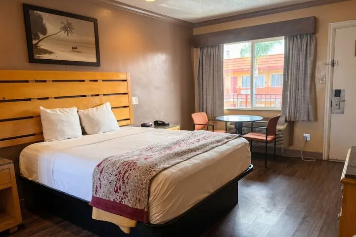 Room 4 of 21