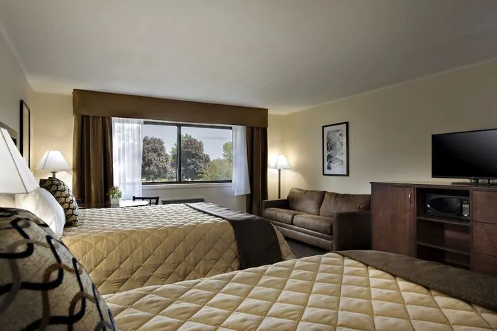 Room 4 of 43