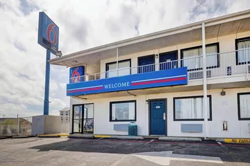 Motel 6 Denton TX - UNT