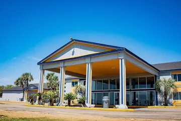 Super 8 by Wyndham Biloxi at the Beach