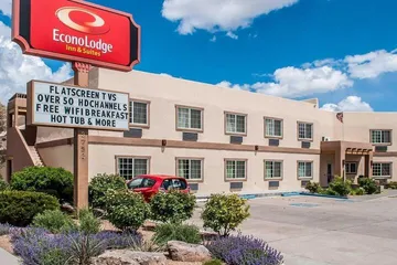 Econo Lodge Inn & Suites Santa Fe South
