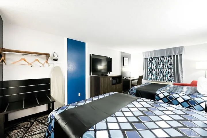 Room 5 of 32