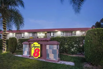 Super 8 by Wyndham Redlands / San Bernardino