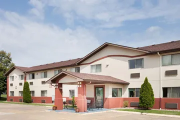 Super 8 by Wyndham Washington / Peoria Area