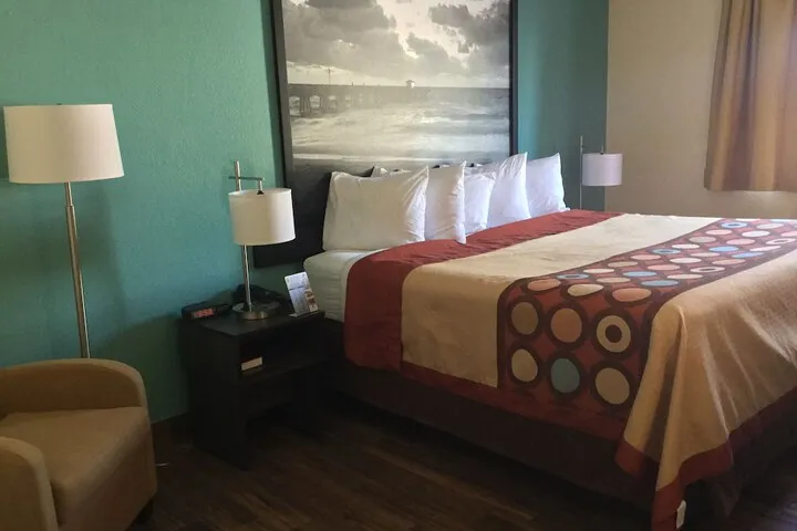 Room 4 of 31
