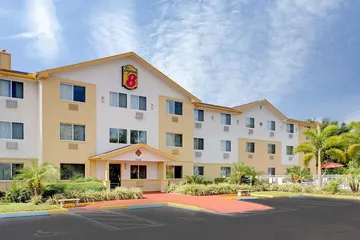 Super 8 by Wyndham Clearwater / St. Petersburg Airport